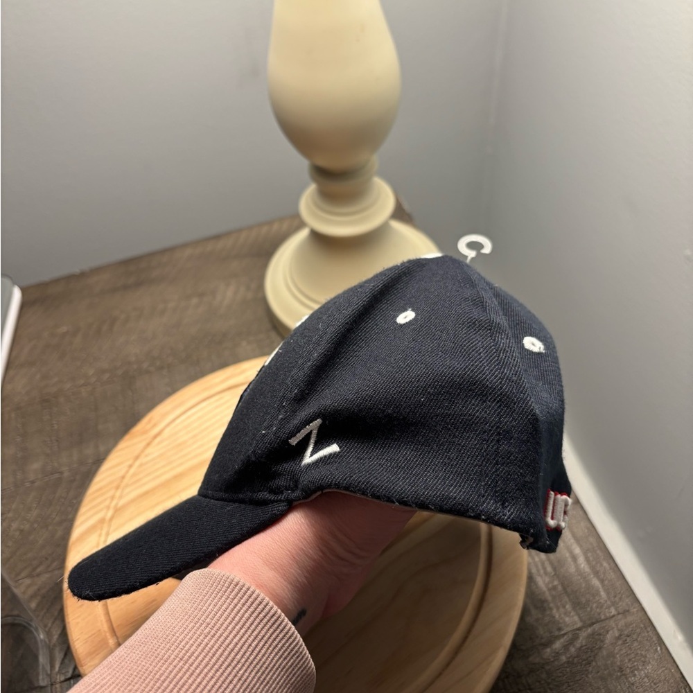 UConn Basketball Athletic-wear Athleisure Cozy Style XS Navy Cap - Picture 3 of 5